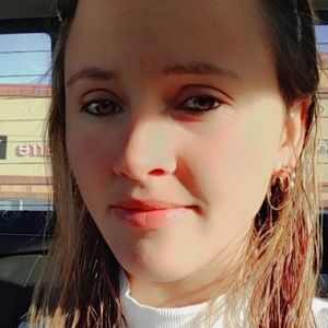 Meet your Posher, Roxana estrella